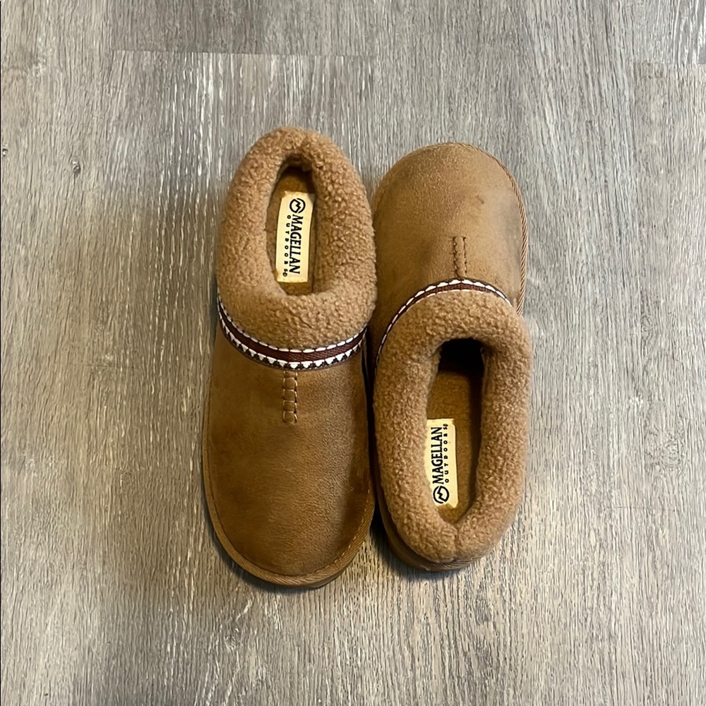 Magellan Brown Shearling Slippers-Barely Worn - Picture 3 of 9